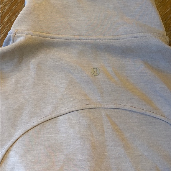 Lululemon softstreme half zip long size small - Picture 2 of 2